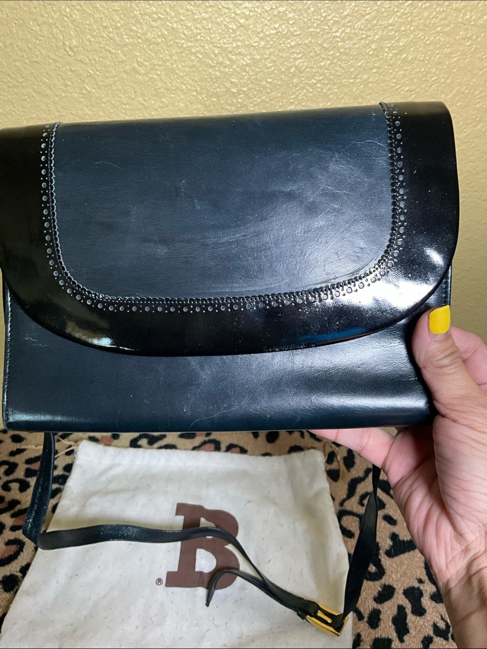 BALLY Vintage Classic Black Patent Crossbody Bag - Picture 2 of 5